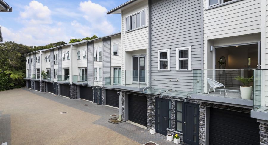  at 8/13 Kaihu Street, Northcote, North Shore City, Auckland