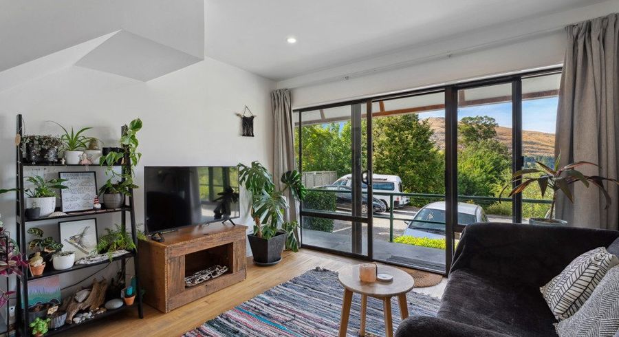  at 2/43 GOLDRIDGE WAY, FRANKTON RD, QUEENSTOWN