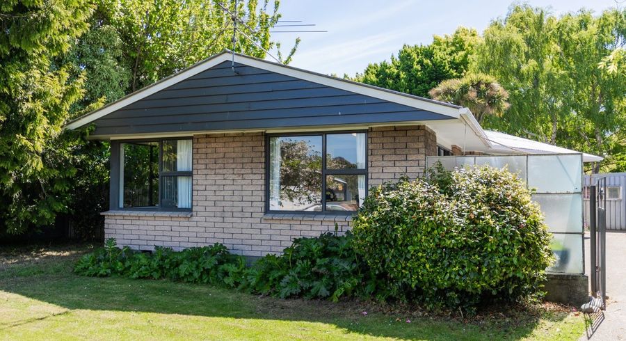  at 6 Gladson Avenue, Sockburn, Christchurch