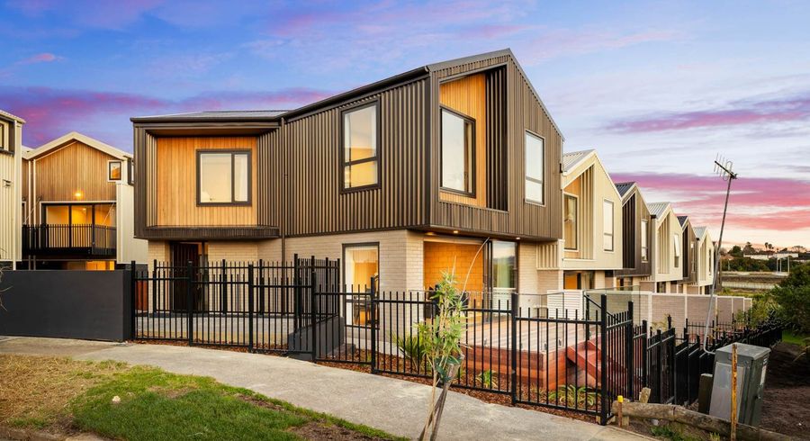  at 1/98-100 Walker Road, Point Chevalier, Auckland City, Auckland