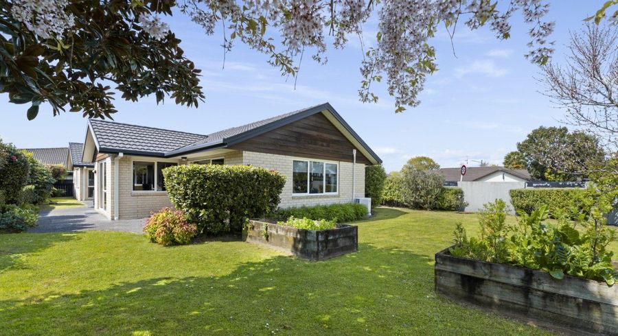  at 1 Inverness Drive, Pyes Pa, Tauranga