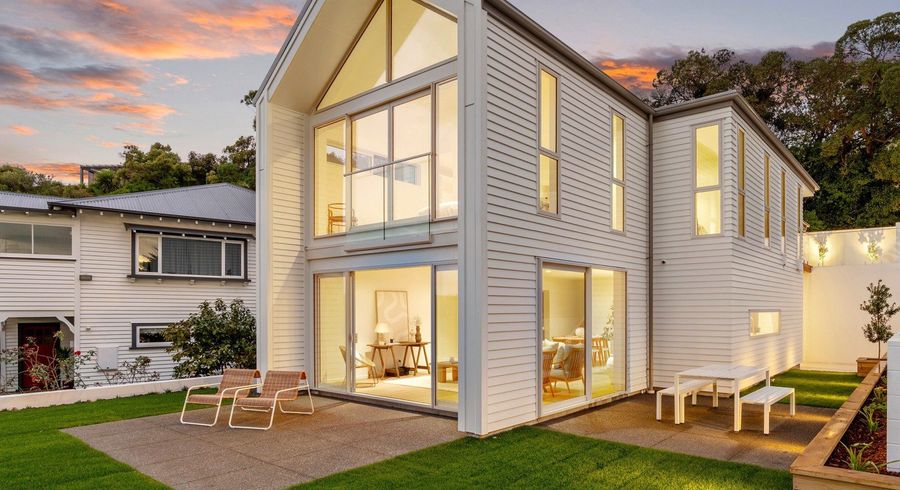  at 2/1 The Brae, Mount Pleasant, Christchurch City, Canterbury