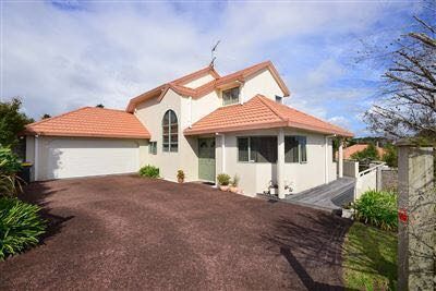  at 2 Tyrico Close, Unsworth Heights, North Shore City, Auckland