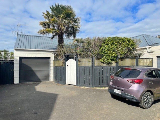  at 3/8 Shakespeare Road, Milford, Auckland