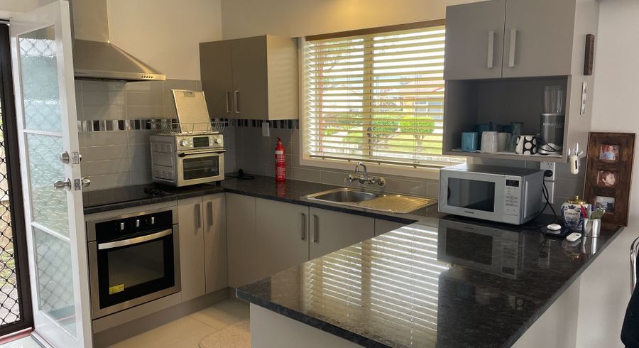  at 4/2 Ihaka Place, Papatoetoe, Manukau City, Auckland