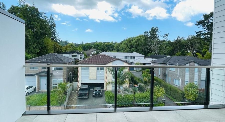  at 18/11 Carlos Drive, Flat Bush, Manukau City, Auckland