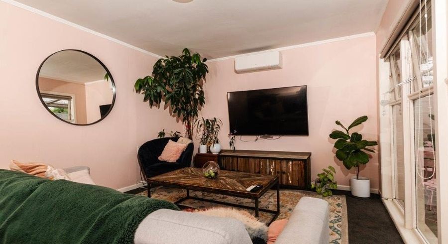  at 2/9 Tawa Road, Onehunga, Auckland City, Auckland