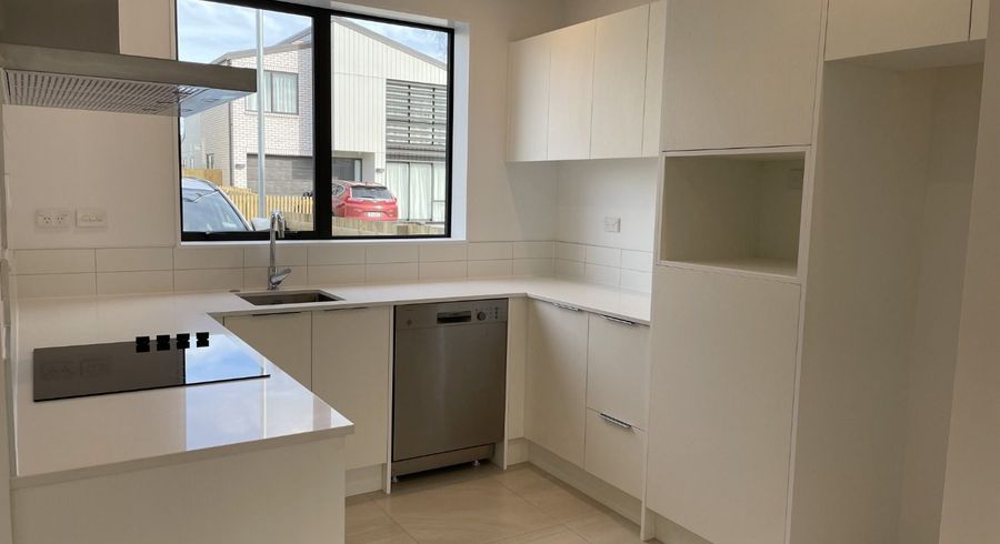  at 5 Manahi Lane, Panmure, Auckland City, Auckland