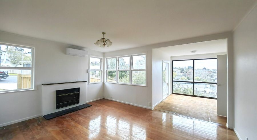 at 11 Cypress Place, Sunnynook, Auckland