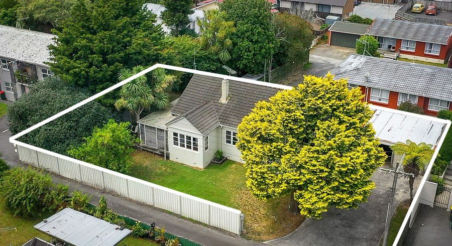  at 32 Charlemont Street, Whitiora, Hamilton