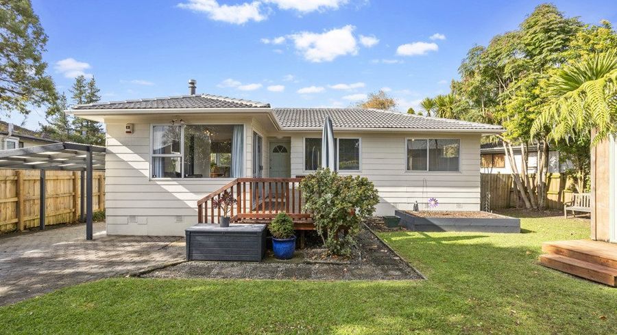  at 15 Luanda Drive, Ranui, Auckland