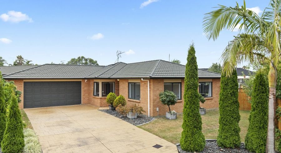  at 7 Halstead Place, Huntington Park, Auckland