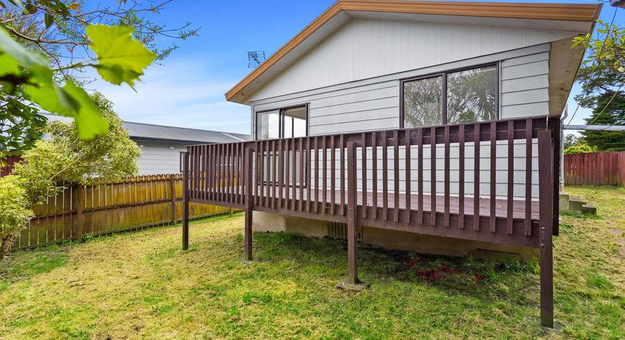  at 2/73 Luanda Drive, Ranui, Auckland