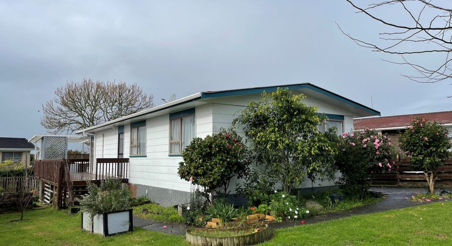  at 25 Pipitea Place, Massey, Auckland