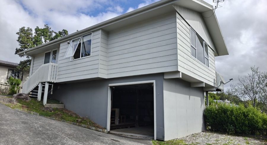  at 1/127 Spinella Drive, Glenfield, North Shore City, Auckland