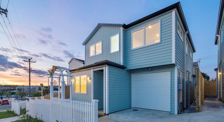  at 2A Deuxberry Avenue, Northcote, North Shore City, Auckland