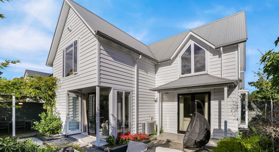  at 1/34 Aikmans Road, Merivale, Christchurch