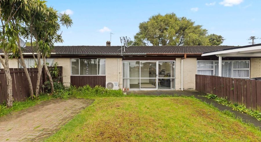 at 2/1 Plunket Avenue, Papatoetoe, Manukau City, Auckland