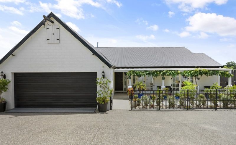  at 21 Broadwater Close, Pyes Pa, Tauranga
