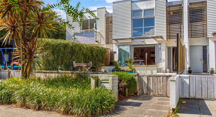  at 16 Willow Camp Road, Takanini, Papakura, Auckland