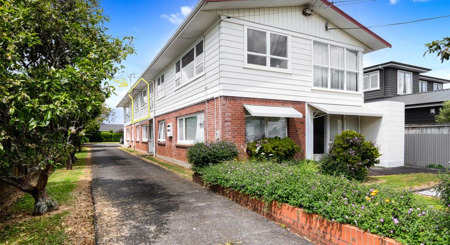  at 4/7 Wainui Avenue, Point Chevalier, Auckland
