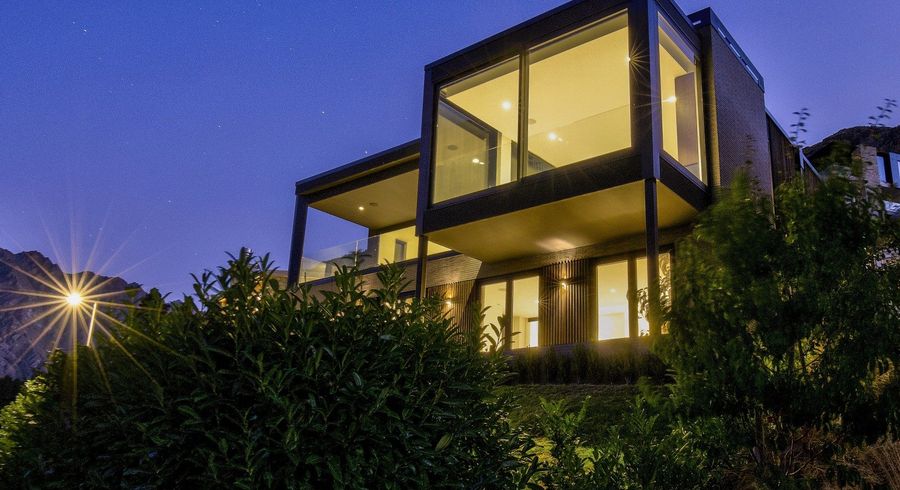  at 5 Old Homestead Place, Kelvin Heights, Queenstown-Lakes, Otago