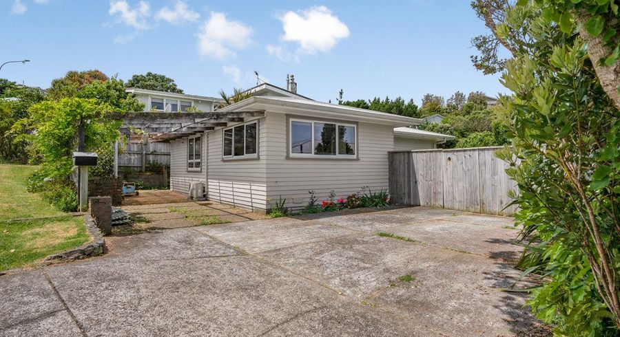  at 218 Dowse Drive, Maungaraki, Lower Hutt, Wellington