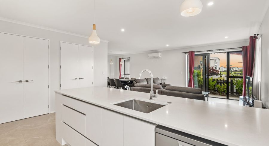  at 1/33 Nugget Avenue, Hobsonville, Waitakere City, Auckland