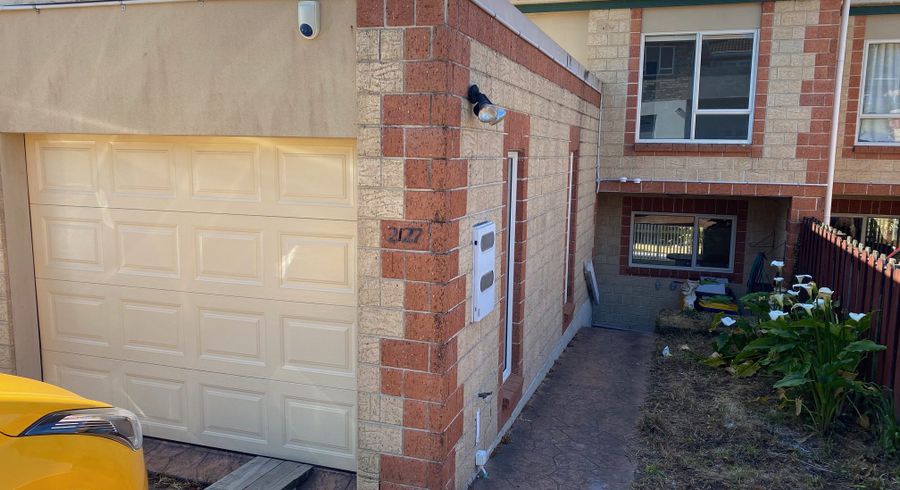  at 2/27 Lucienne Drive, Ranui, Waitakere City, Auckland
