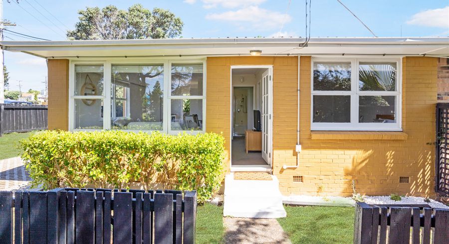  at 1/102 Michaels Avenue, Ellerslie, Auckland