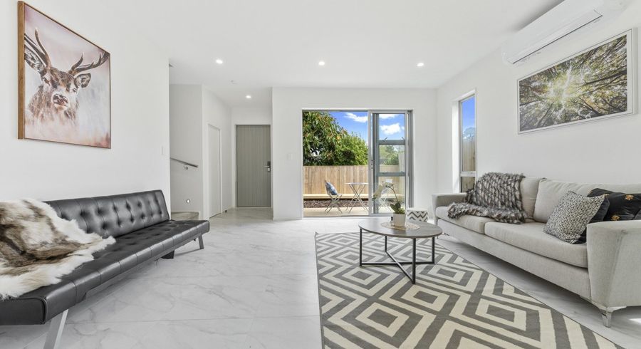  at 298E Sunset Road, Windsor Park, Auckland