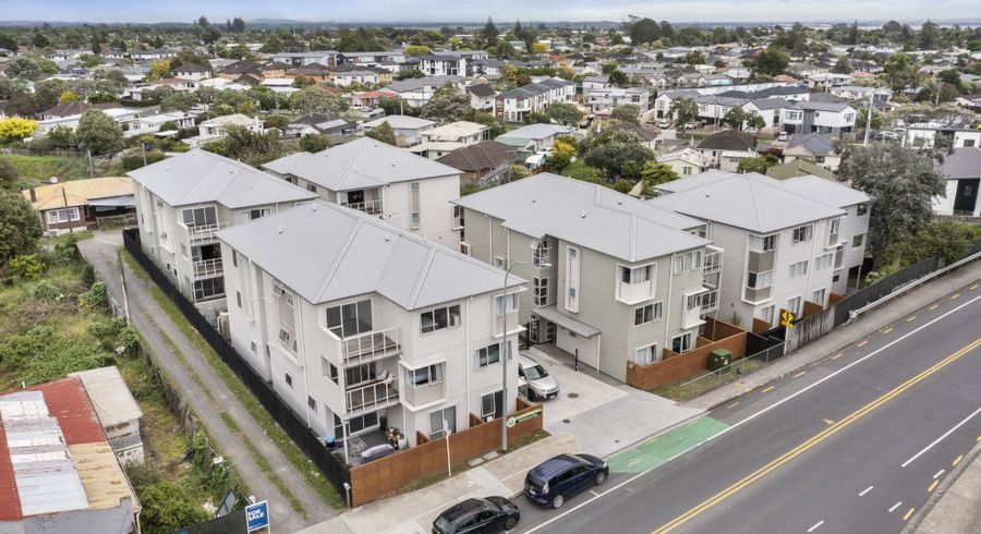  at 118 Browns Road, Manurewa East, Manukau City, Auckland