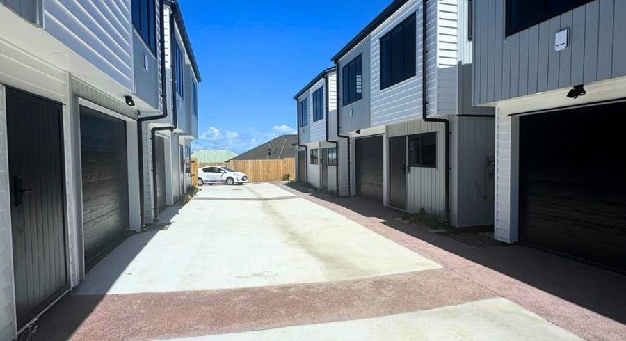  at 33 Wai iti Place, Clendon Park, Manukau City, Auckland