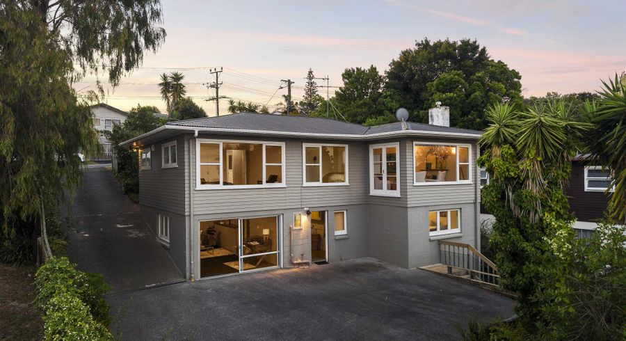  at 88 Chivalry Road, Glenfield, Auckland