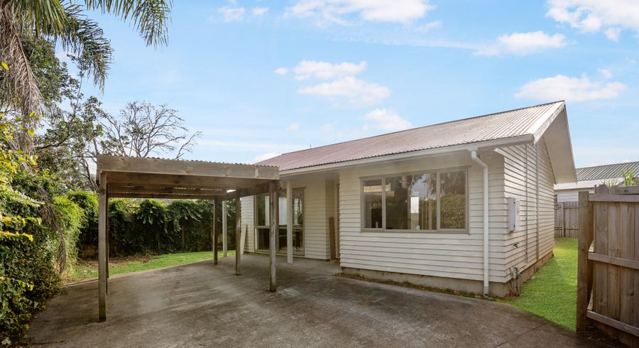  at 25A Sikkim Crescent, Clover Park, Auckland