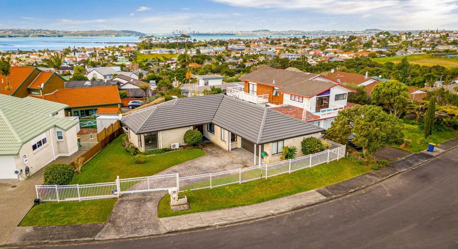  at 4 Marlin Street, West Harbour, Auckland