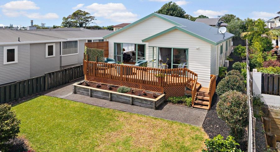  at 9a Bradbury Road, Botany Downs, Manukau City, Auckland