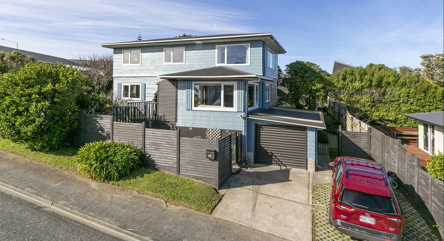  at 32 Frobisher Street, Island Bay, Wellington