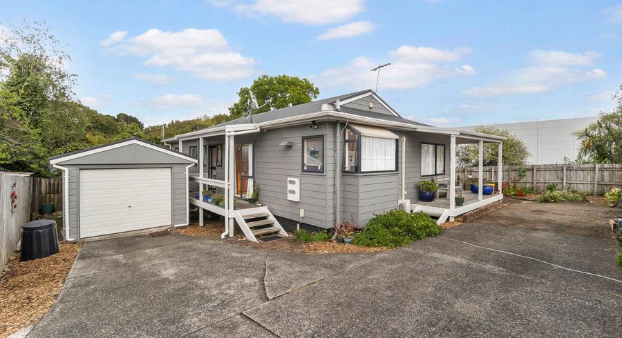  at 1/33 Newington Road, Henderson, Waitakere City, Auckland