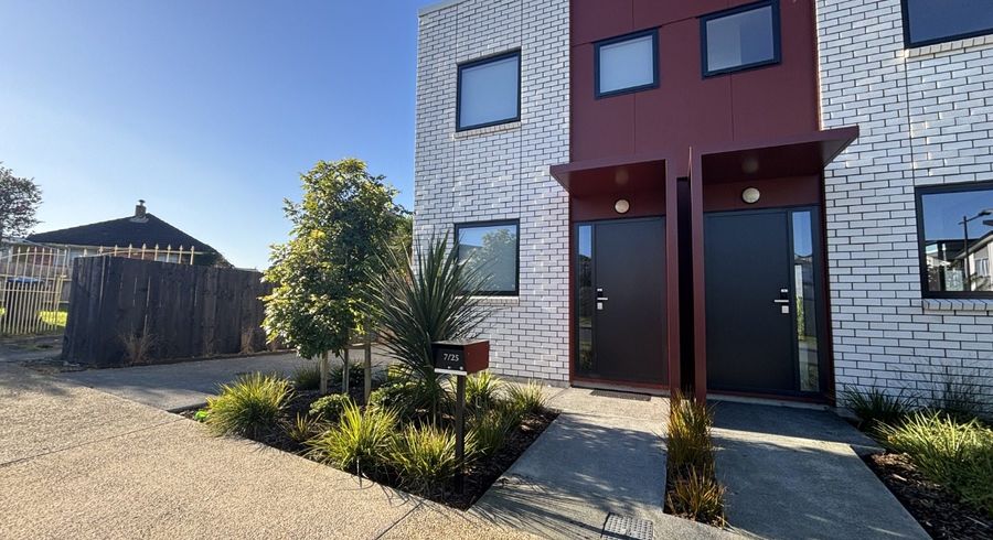  at 7/25 Freeland Avenue, Mount Roskill, Auckland City, Auckland