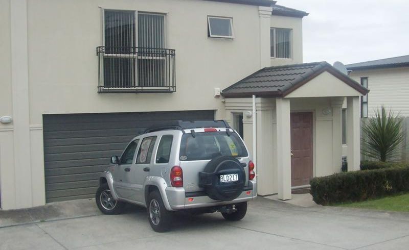  at 8B Andover Way, Goodwood Heights, Auckland