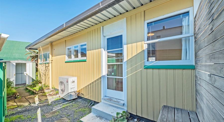  at 3/9 Hardwicke Street, Sumner, Christchurch