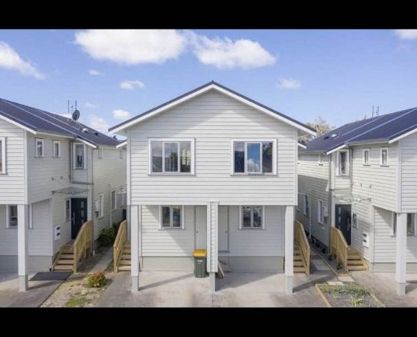  at 7/6 John Jennings Drive, Oteha, Auckland