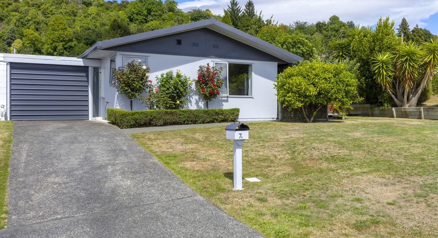  at 2/7 Reeves Road, Acacia Bay, Taupō