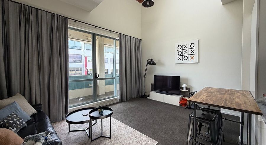  at 2/220 Thorndon Quay, Pipitea, Wellington, Wellington