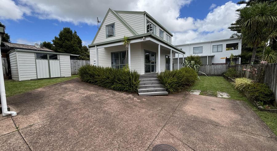  at 6A Dawnhaven Drive, Te Atatu Peninsula, Waitakere City, Auckland