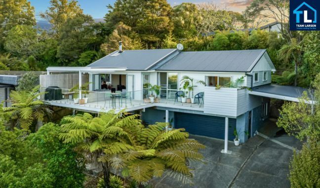  at 20 Raroa Terrace, Waiatarua, Auckland