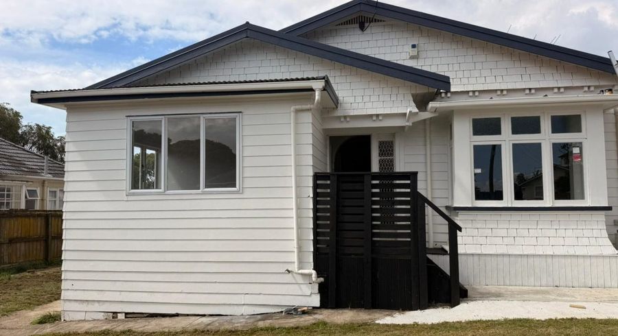  at 30 Waddell Avenue, Point England, Auckland City, Auckland