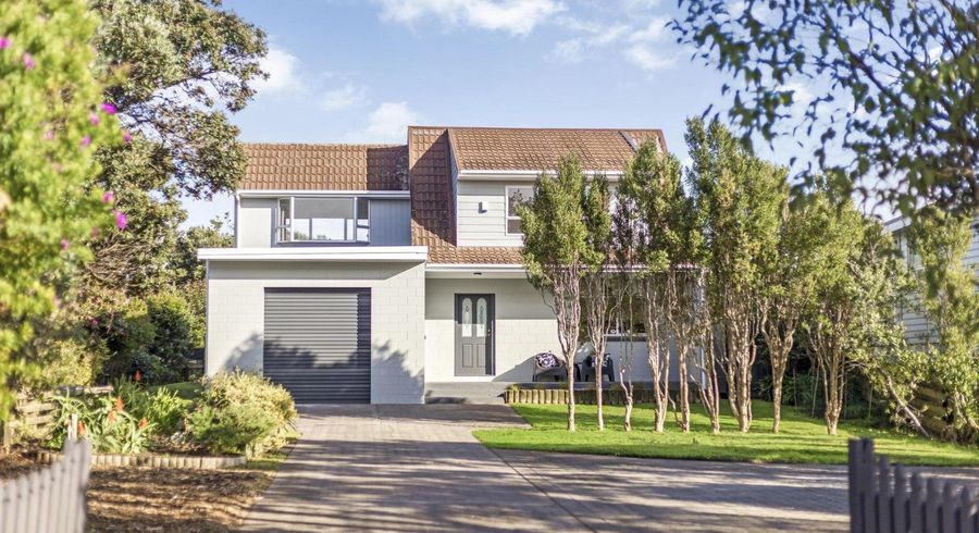  at 1 Goldie Place, Waikanae Beach, Kapiti Coast, Wellington