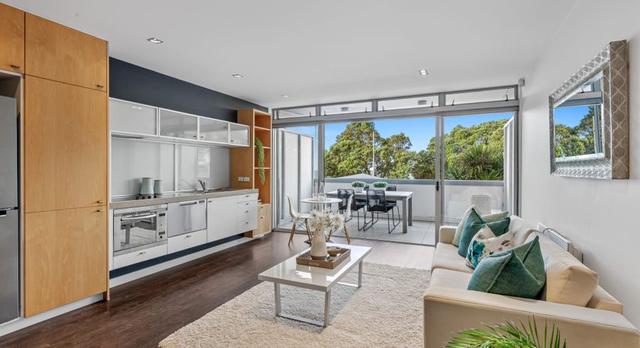  at 2/6 Beach Front Lane, Browns Bay, North Shore City, Auckland